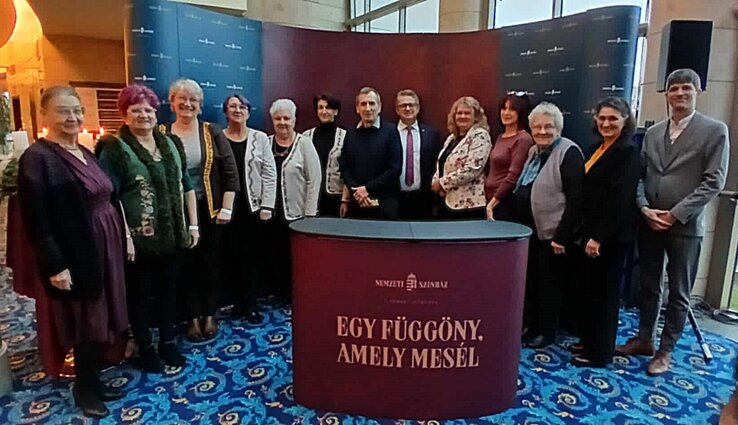 Az avatóünnepségen részt vevő vajdasági csapat egy része