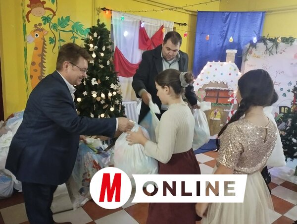 Ajándékcsomagot kaptak a védencek (Fotó: Kancsár Izabella felvétele)