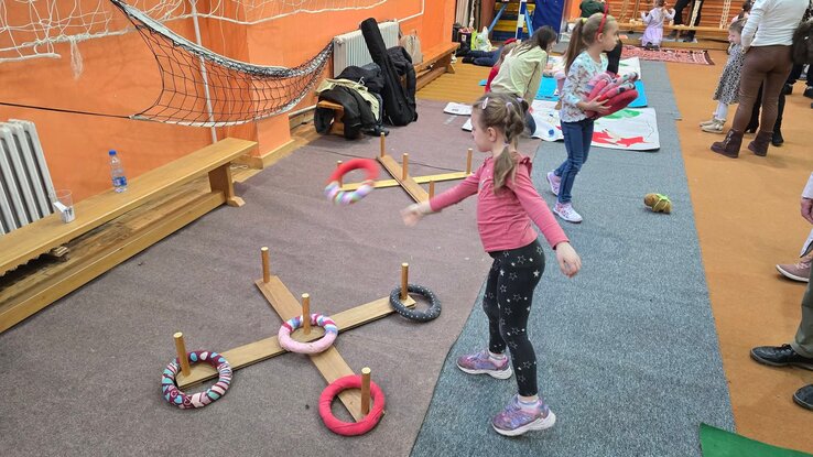 Ügyességi próbák a kisebbeknek (Varga Zoltán felvétele)