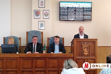 Az idei utolsó rendes ülését tartotta meg a topolyai községi képviselő-testület, amelynek tagjai 29 napirendi pontot vitattak meg (Fotó: Tóth Péter felvétele)