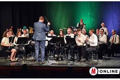 A zenekar tagjai minden évben lelkesen készülnek az aranyvasárnapi koncertre/Gergely Árpád felvétele