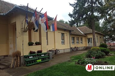 Felújítják a Móra Károly Általános Iskola tetőszerkezet (Fotó: Vidács Hajnalka)