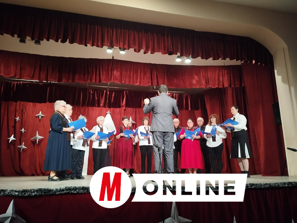 Az óbecsei Szent Antal Kórus is színpadra lépett (Kancsár Izabella felvétele)