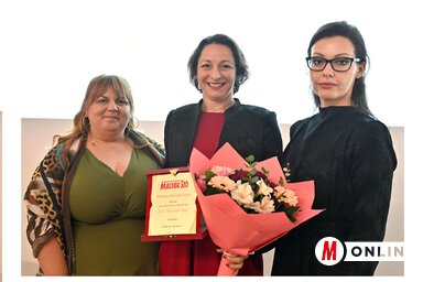 Homolya Horváth Ágnes Erdődi Edvina igazgatóval és Pesevszki Evelyn főszerkesztővel/Ótos András felvétele