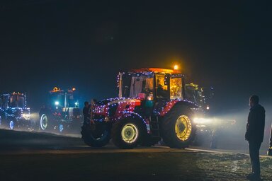 Látványosra sikerült a fényjárművek felvonulása (Fotó: Forgó Loretta)