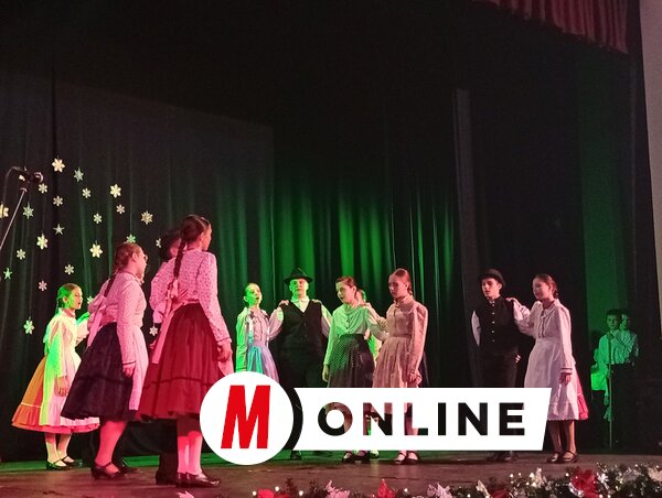 A néptáncosok is bemutatkoztak