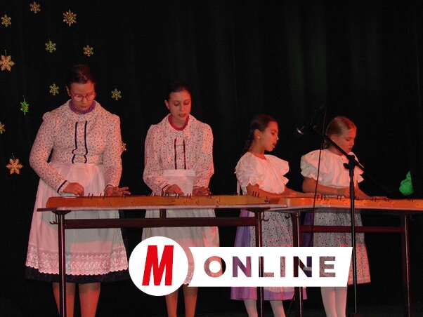 A citerákon karácsonyi dallamok csendültek fel