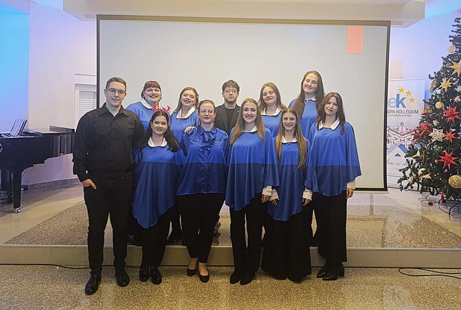 A kórus a karácsonyi produkciót követően/Fotó: Rapos Lenke