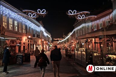A város már hetek óta ünnepi fényárban úszik (Fotó: Dávid Csilla felvétele)