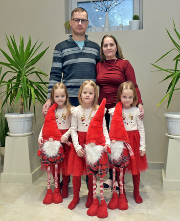 A zentai Horváth család: „A karácsony nekünk a megállás ideje: amikor a rohanás helyett egymásra figyelünk. A legnagyobb ajándék nem a fa alatt van, hanem az asztal körül – az együtt töltött idő, a nevetés és az összetartozás.”