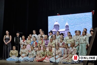 A falu apraja-nagyja csatlakozott a karácsonyi műsorhoz (Fotó: Bartus Bella felvétele)