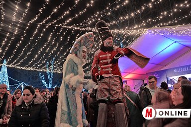 Belvárosi felvonulás, színes műsorok és ezer kívánságléggömb várja a családokat ma délelőtt a Duna parkban (Fotó: Dávid Csilla felvétele)