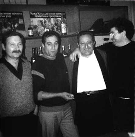 Apa és három fia: id. Bugyi János Gyulával, ifj. Jánossal és Zoltánnal (Fotó: A 3+2 archívuma)