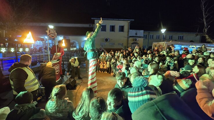 A megnyitón animátorok szórakoztatták a legkisebbeket (Varga Zoltán felvétele)