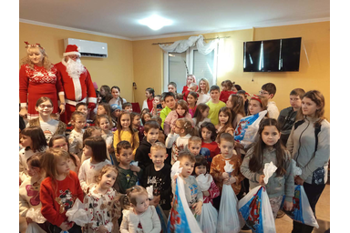 Összesen kilencven gyermek kapott ajándékcsomagot/Kiss Eleonóra felvétele