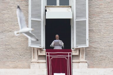 Az egyházfő hangoztatta, hogy aggodalommal teli szívvel követi a Venezuelában zajló eseményeket (Fotó: Beta/AP)