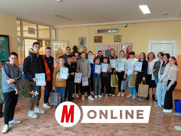 A helytörténeti verseny résztvevői a szervezőkkel (Fúró Dénes felvétele)