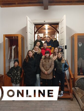 A jutalomkirándulás résztvevői a Kotárka múzeumban (Fotó: Fúró Dénes)