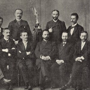 Az 1896. évi budapesti sakkverseny résztvevői: a hátsó sorban jobbról a negyedik dr. Noa József
