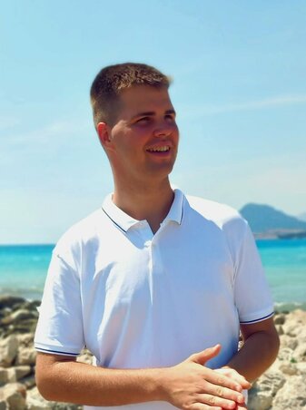 Molnár Csikós Krisztián