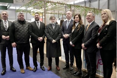 A tartományi kormány felvétele