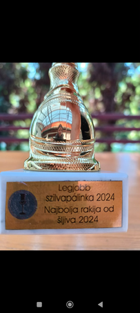 A 2024-ben megtartott szenttamási pálinkaversenyen a szilvafőzet kategóriagyőztes lett