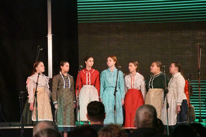 A hagyományápoló klub Boróka leánykara 2022 szeptemberében alakult. A csoport művészeti vezetője Kovács Blanka