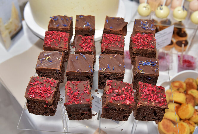 Különféle finomságokat kínáltak