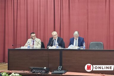 Ülésezett a kúlai képviselő-testület. Balról jobbra: Mihajlo Pašo, a képviselő-testület elnökhelyettese, Velibor Milojčić és Milorad Vuksan községi titkár (Fotó: Paraczky László)