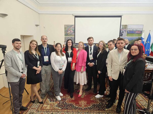 A fiatalok véleménye számít – az aktív részvétel a jövő politikai és társadalmi döntéseiben való jelenlét lehetősége