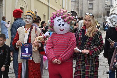 Álarc mögé bújva bárki kiléphet a szürke hétköznapokból