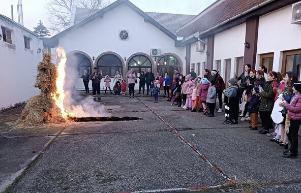 A szalmabábú elégetése a farsang egyik archaikus rítusa / Fotó: Kazinzy Paszterkó Diana