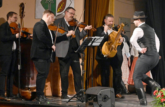 A Juhász zenekar „hazajár” Tordára