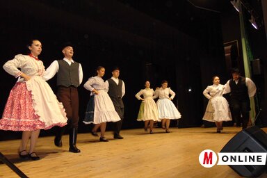 A színpadon a házigazdák (Archív fotó: Vidács Hajnalka)