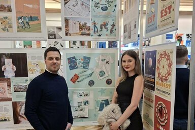 Laskovity Kornél és Farkas Alexandra a díjhoz kapcsolódó kiállításon  (Zenta Község Idegenforgalmi Szervezetének felvétele)