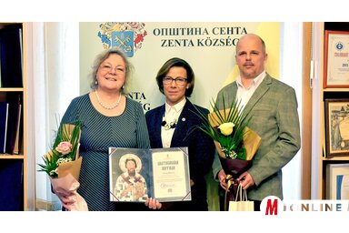 A pedagógus és az igazgató az ország legrangosabb oktatási díját vehették át, amelyhez Burány Hajnalka is gratulált (Gergely Árpád felvétele)