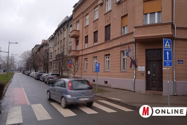 A Duna utca 24. alatti saroképületben most is az Újvidéki Egészségház helyiségei vannak, hamarosan éjjeli rendelő is nyílik itt (Fotó: Szeli Balázs felvétele)