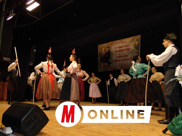 A Búzavirág Hagyományápóló Egyesület Csavargók néptánccsoportja mezőföldi táncokkal mutatkozott be (Fotó: Vidács Hajnalka)