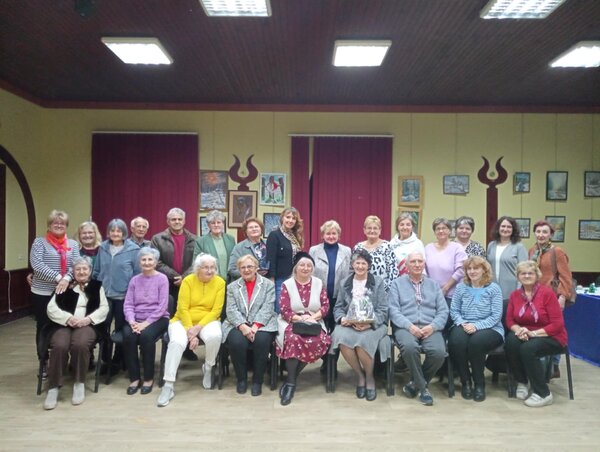 A kézimunkázók és festők közös kiállítása decemberben