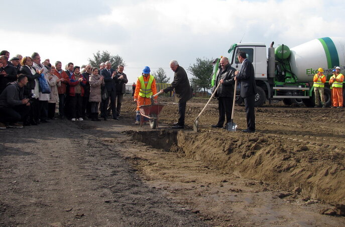 A vízgyár alapkőletétele