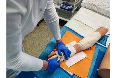 A szabadkai Egészségügyi Középiskolában korszerű, jól felszerelt szaktantermek biztosítják a megfelelő szaktudás és gyakorlat elsajátítását/Fotó: Szűcs Kószó Izabella felvétele