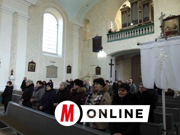 Összejöttek a magyarcsernyei hívek (Vidács Hajnalka felvétele)