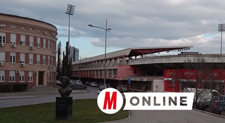Korábban arról beszéltek, hogy a stadion épületében működő vendéglátóipari és egyéb üzlethelyiségek akadályozzák a rekonstrukciót. Ezek többsége a Dimitrije Tucović utcára nyílik, de a SPENS épületére is néz jó néhány kávézó és étterem (Fotó: Szeli Balázs felvétele)