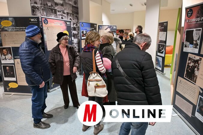 A szabadkai előadást csillagászati témájú kiállításmegnyitó is követte/Molnár Edvárd felvétele