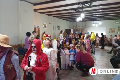 A gyermekek kreatív jelmezekben érkeztek / Vidács Hajnalka