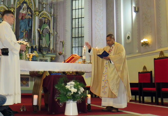 Elias atya megszentelte a szalagokat