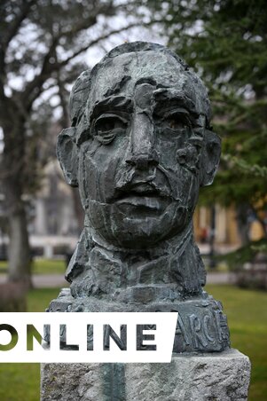 Komor Marcell mellszobra (Fotó: Molnár Edvárd)