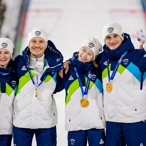 Beta/AP - Szlovénia megvédte címét a síugrók vegyescsapat-versenyében