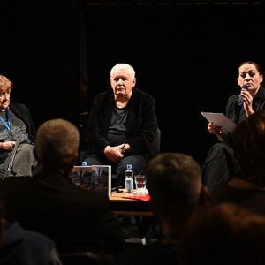 Az Újvidéki Színházban ma este századik alkalommal mutatják be Urbán András rendezésében a Neoplanta című előadást (Fotó: Ótos András felvétele)