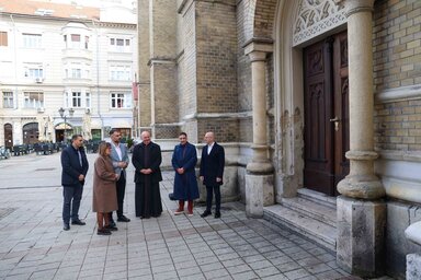 A januári tűzesetben megrongálódott ajtót a Tartományi Műemlékvédelmi Intézet szakemberei újították fel (Fotó: novisad.rs)